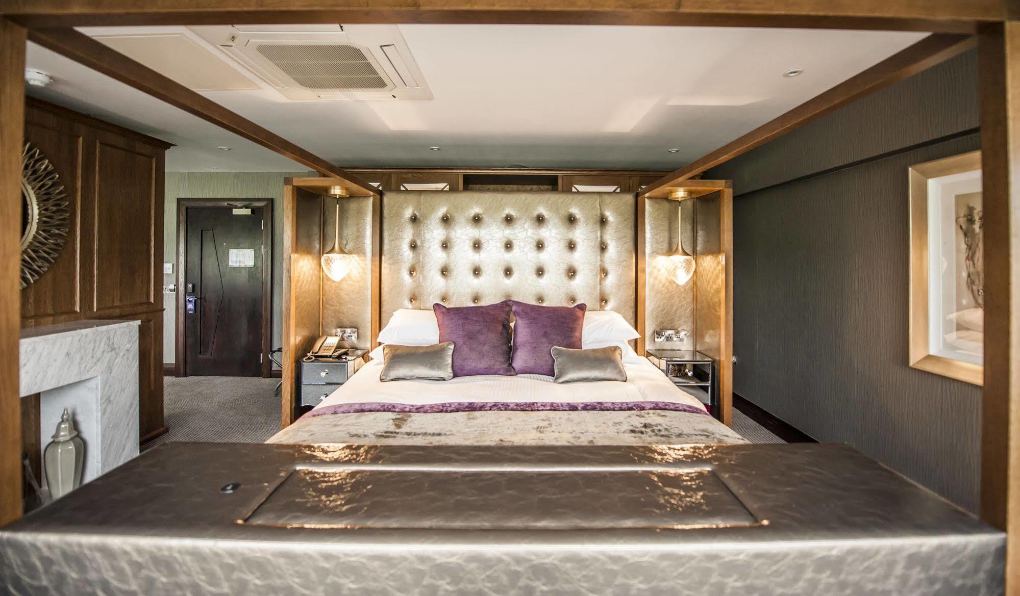 Parklands Hotel & Country Club Ньютон-Мернс Экстерьер фото